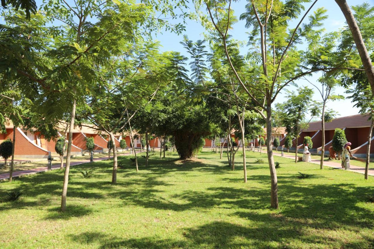 Celebrity Resort Chennai Tambaram Экстерьер фото