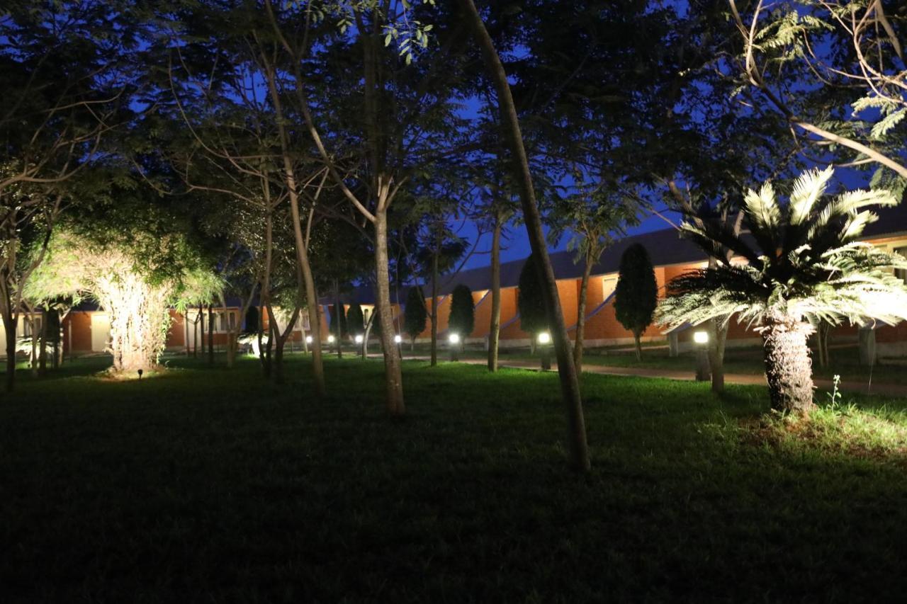 Celebrity Resort Chennai Tambaram Экстерьер фото