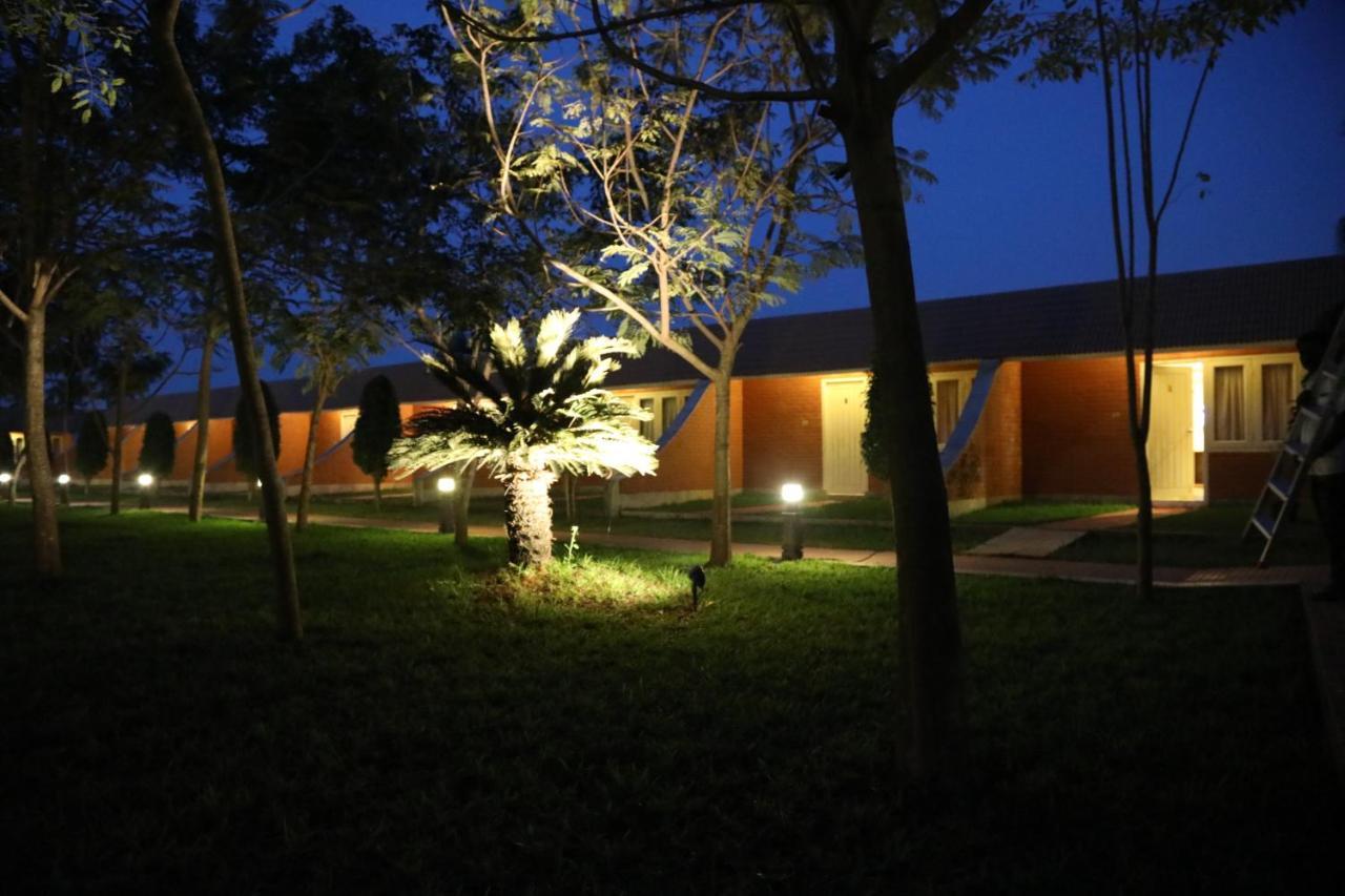 Celebrity Resort Chennai Tambaram Экстерьер фото